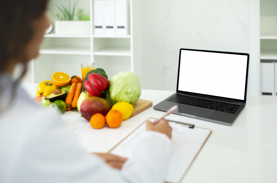 Consulta de nutrição online pelo computador